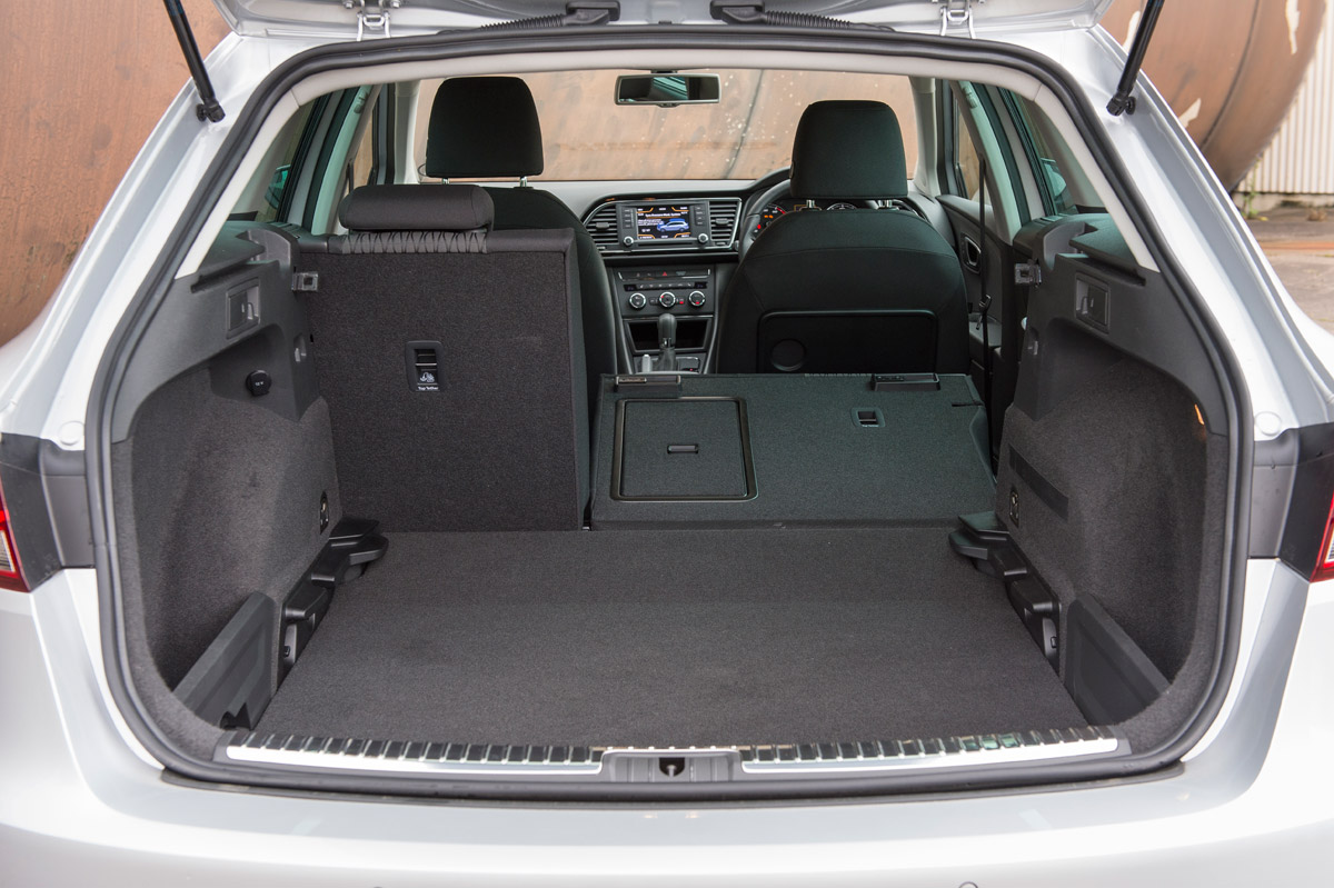 SEAT Leon ST estate 2014 boot