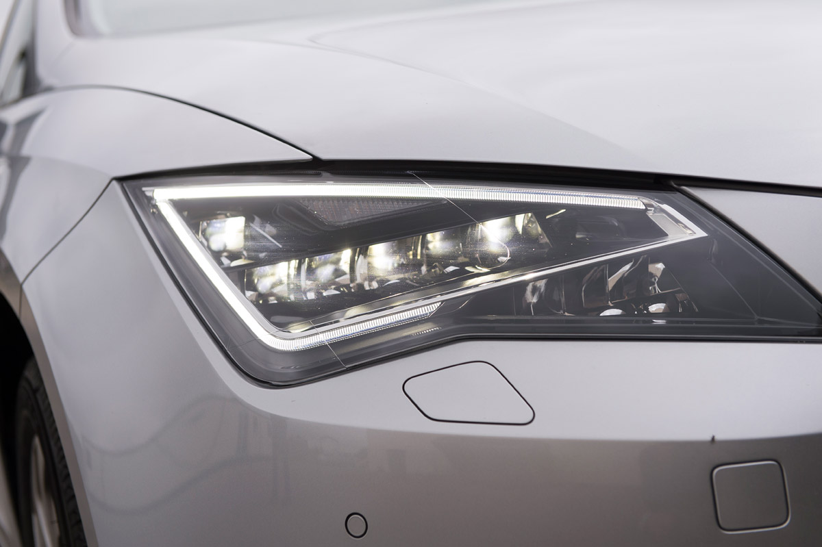 SEAT Leon ST estate 2014 light
