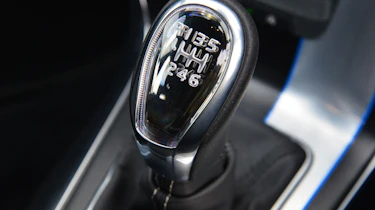 Volvo V40 R-Design gear knob detail