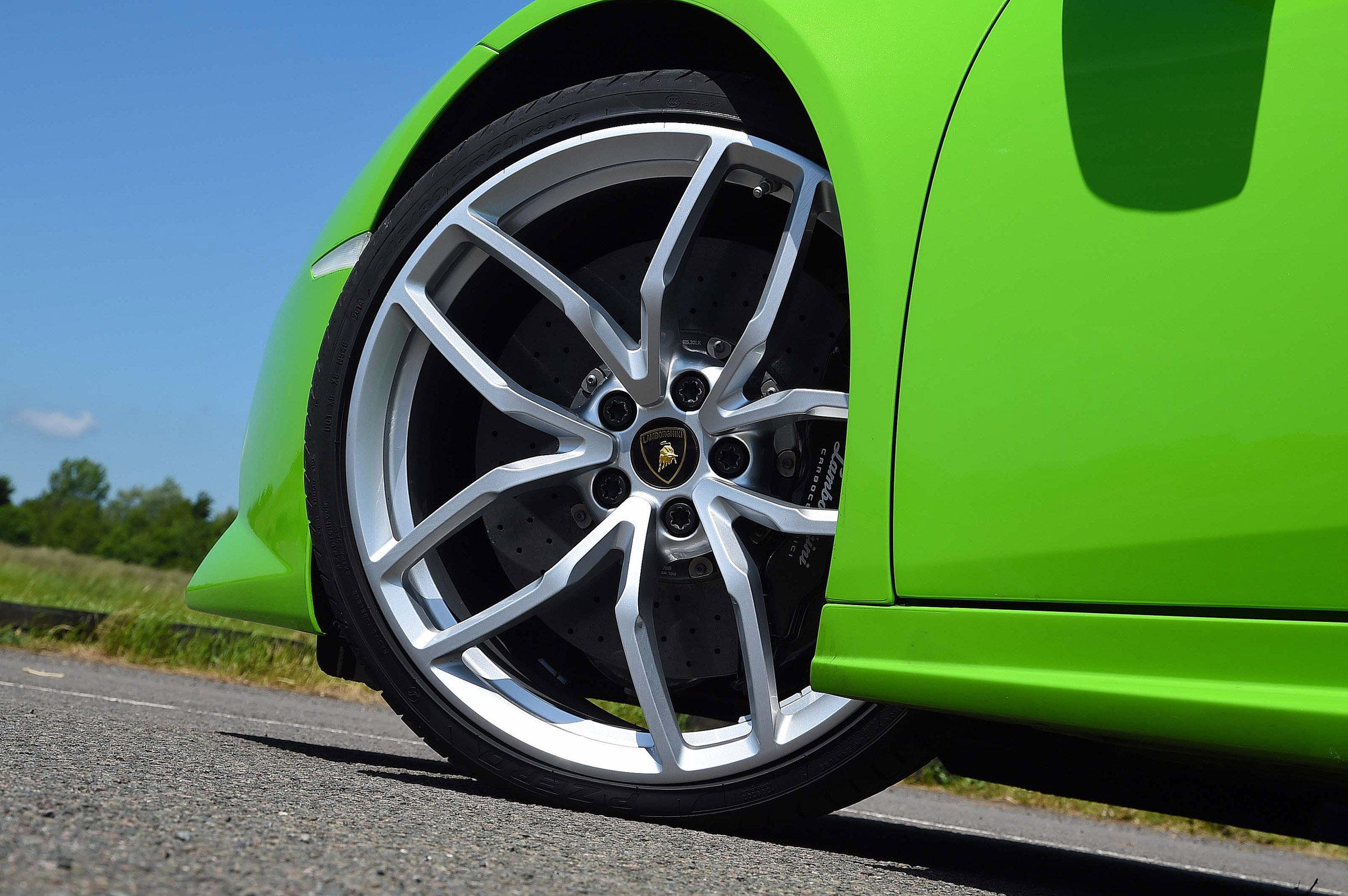 Lamborghini Huracan LP 610-4 wheel