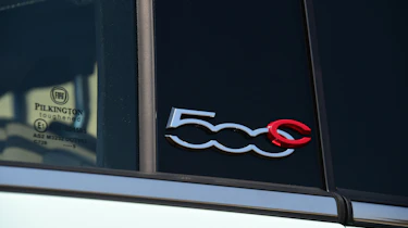 Fiat 500C 2015 badge