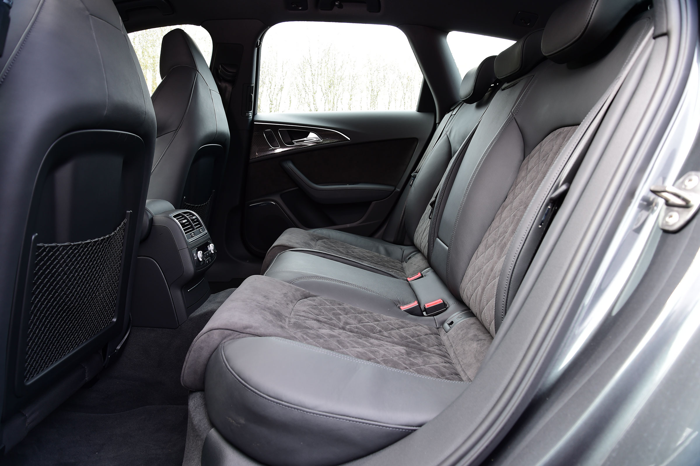 Audi RS6 - rear seats