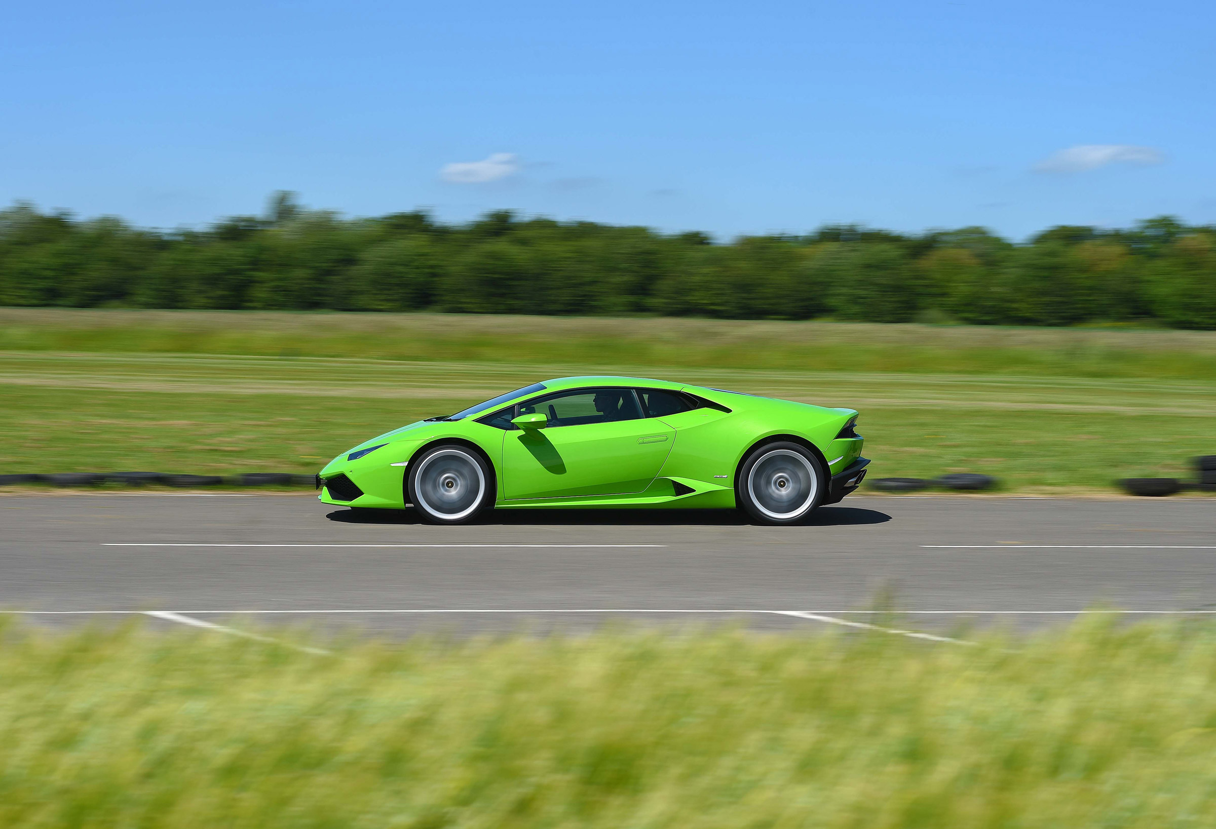 Lamborghini Huracan LP 610-4 side