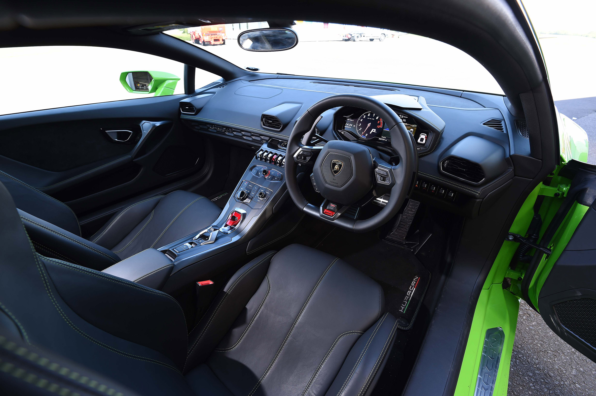 Lamborghini Huracan LP 610-4 interior