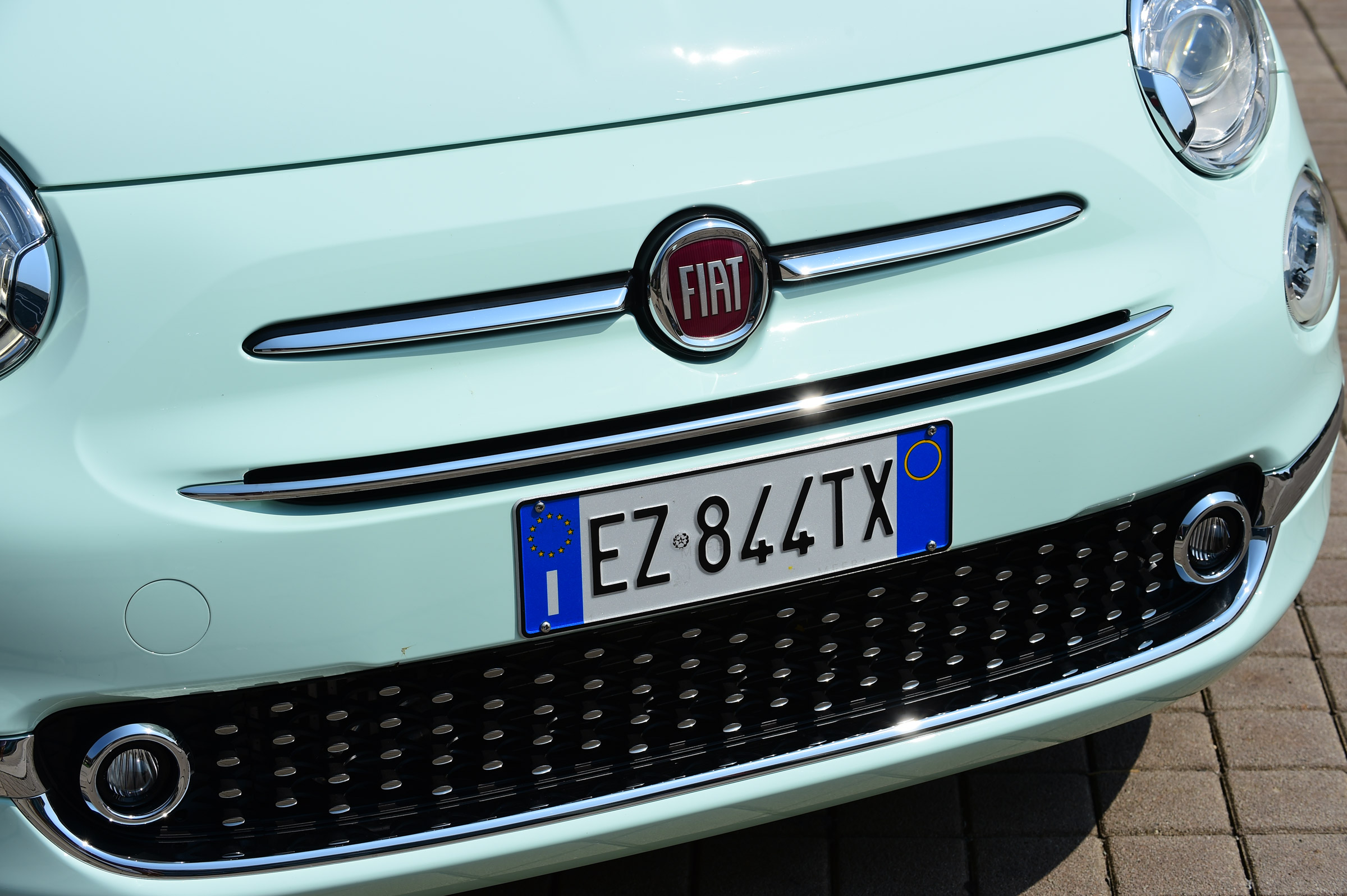 Fiat 500C 2015 nose