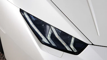 Lamborghini Huracan LP 610-4 dials