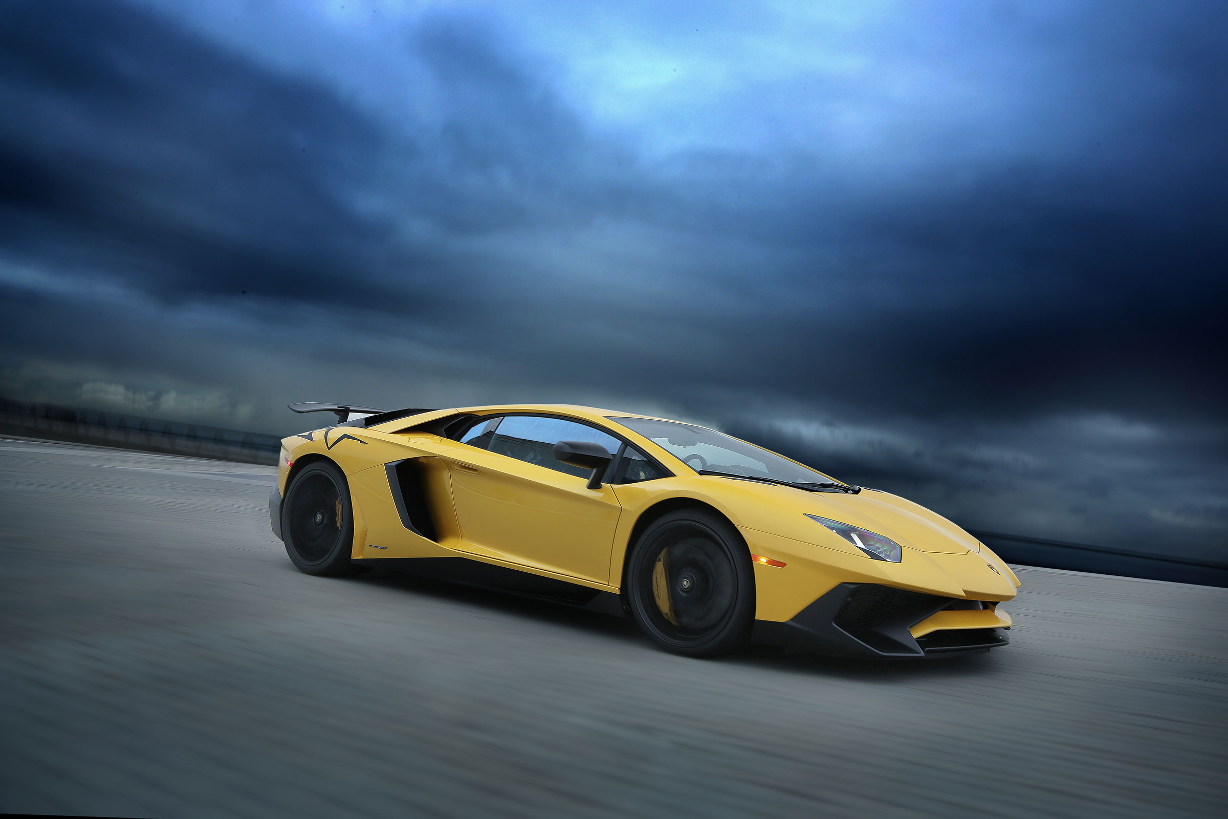 Lamborghini Aventador SV 2015 - front static
