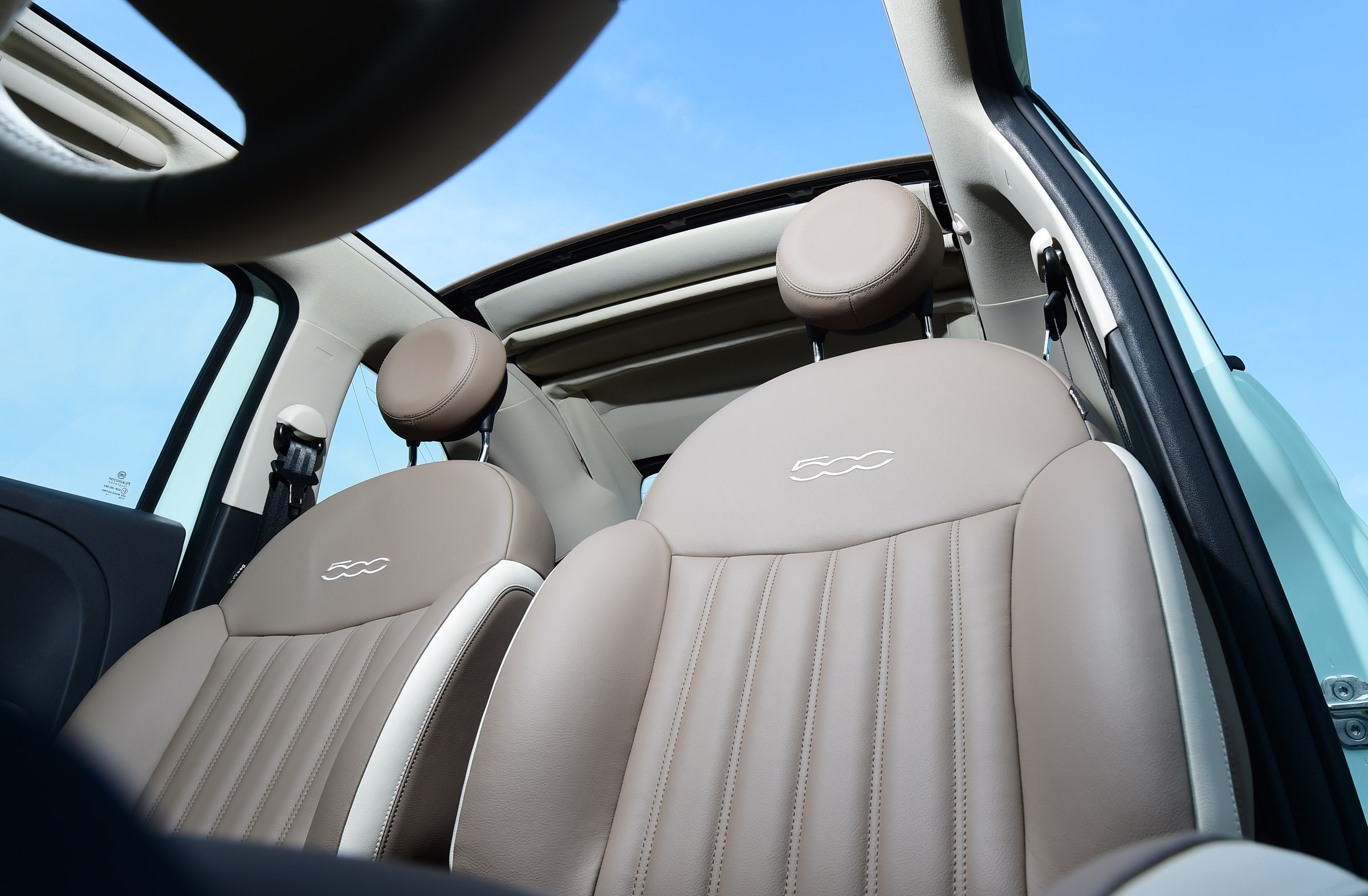 Fiat 500C 2015 seats