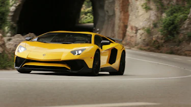 Lamborghini Aventador SV 2015 - front view