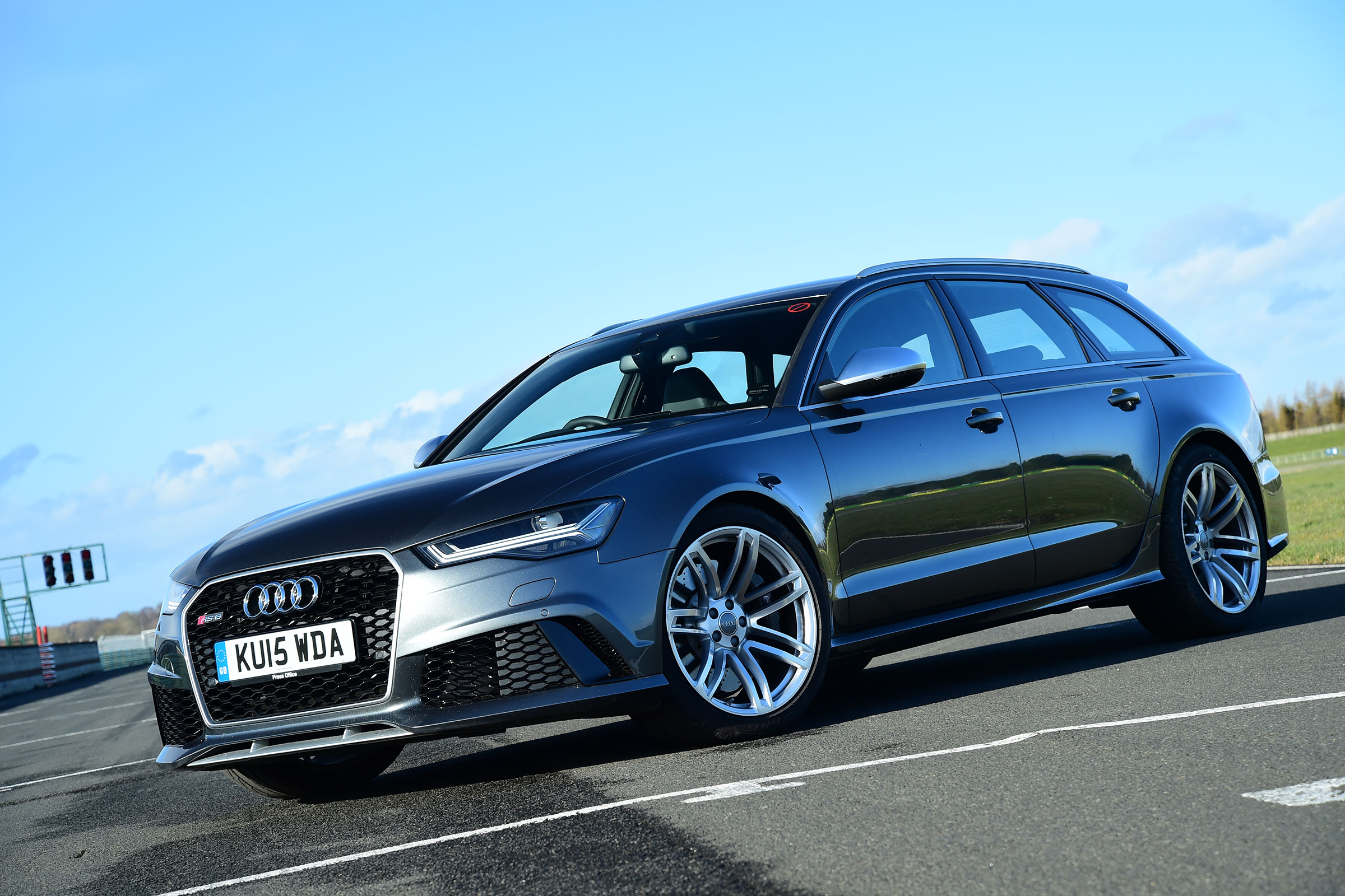 Audi RS6 - static