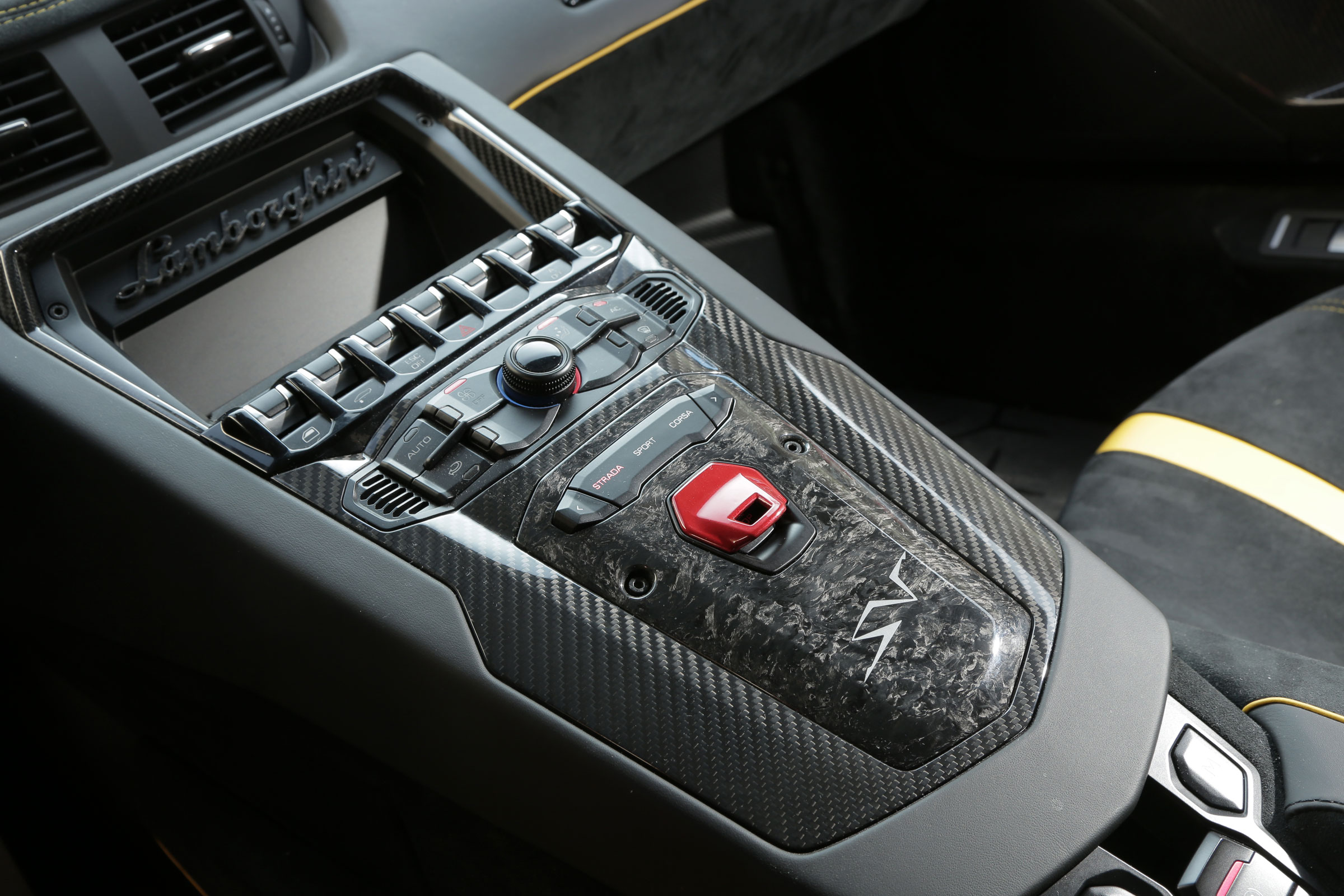 Lamborghini Aventador SV 2015 - controls