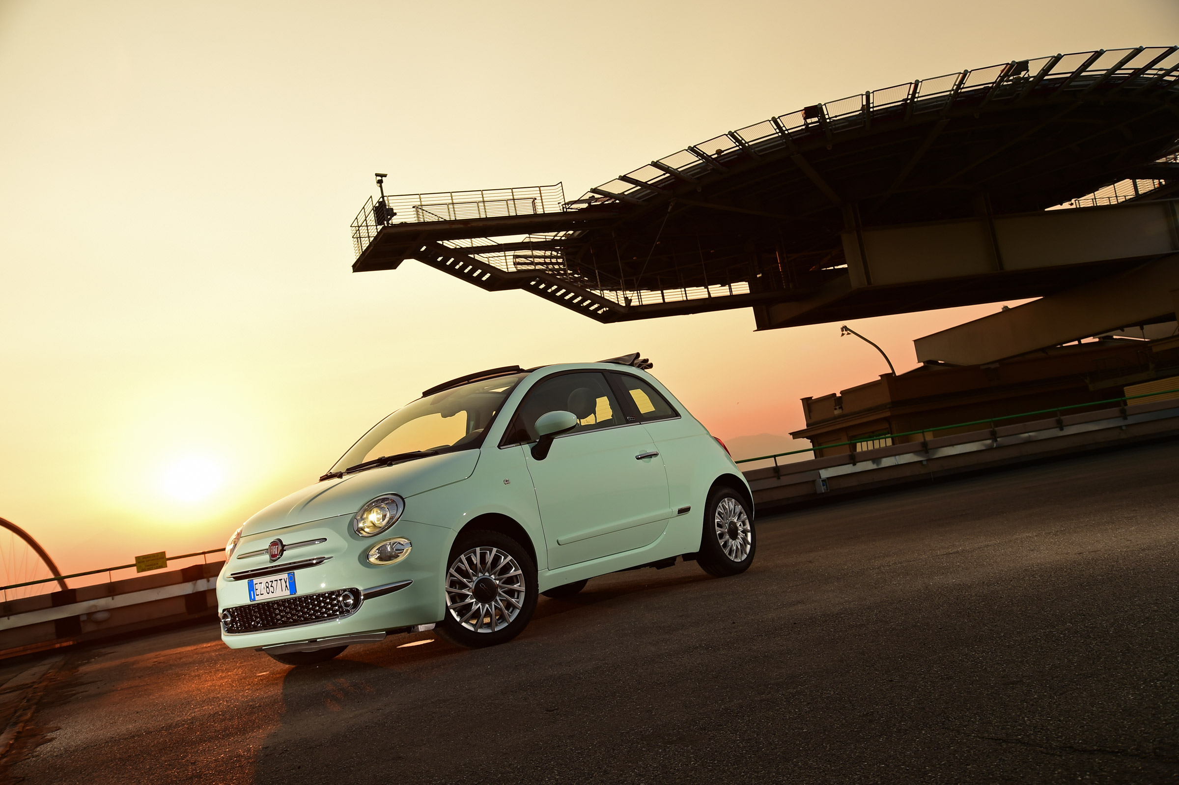 Fiat 500C 2015 sunset