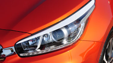 Kia Pro_cee’d 1.6 CRDi headlight