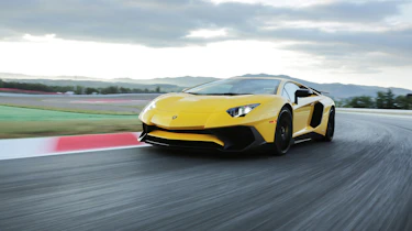 Lamborghini Aventador SV 2015 - front end