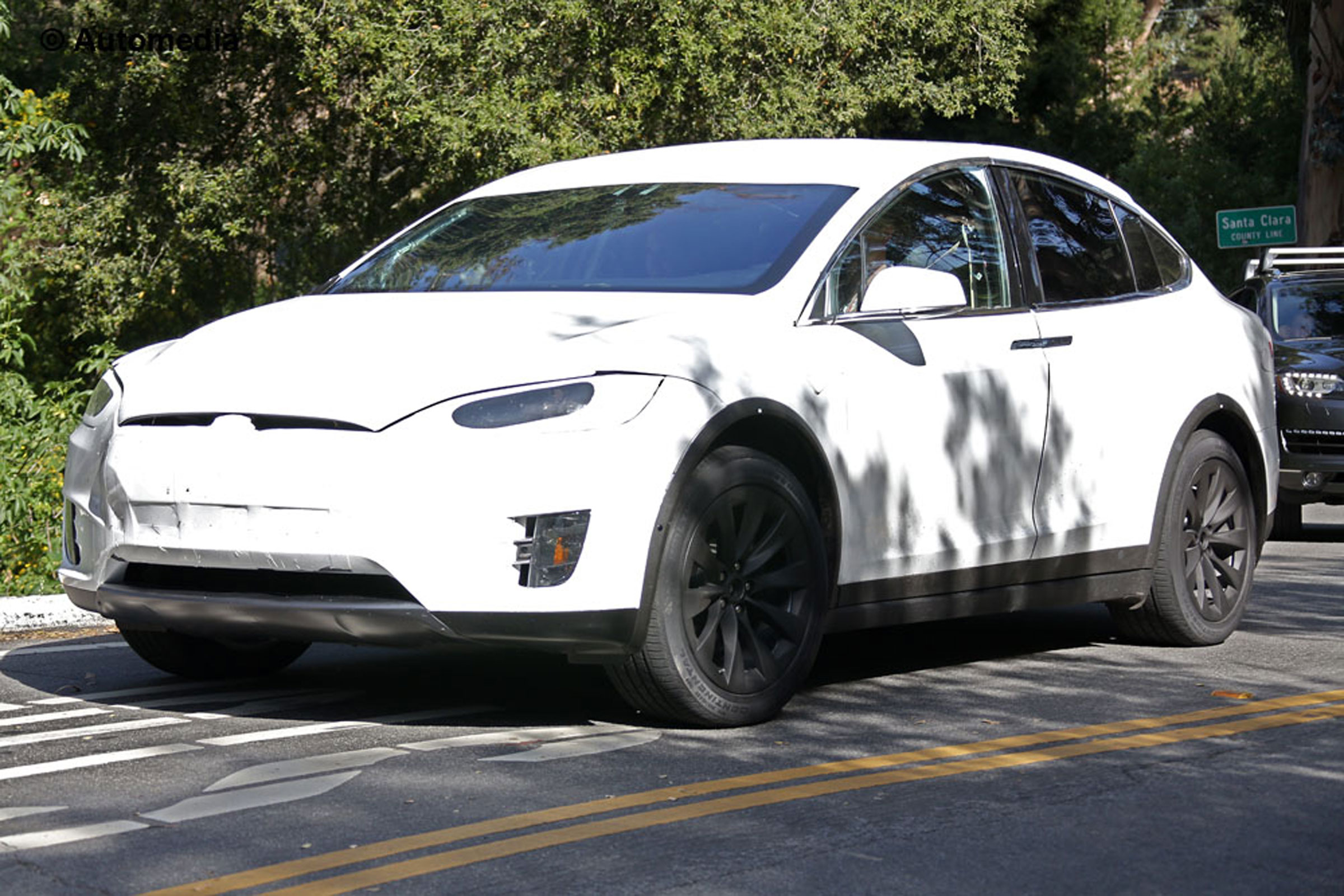 Tesla Model X spyshots front