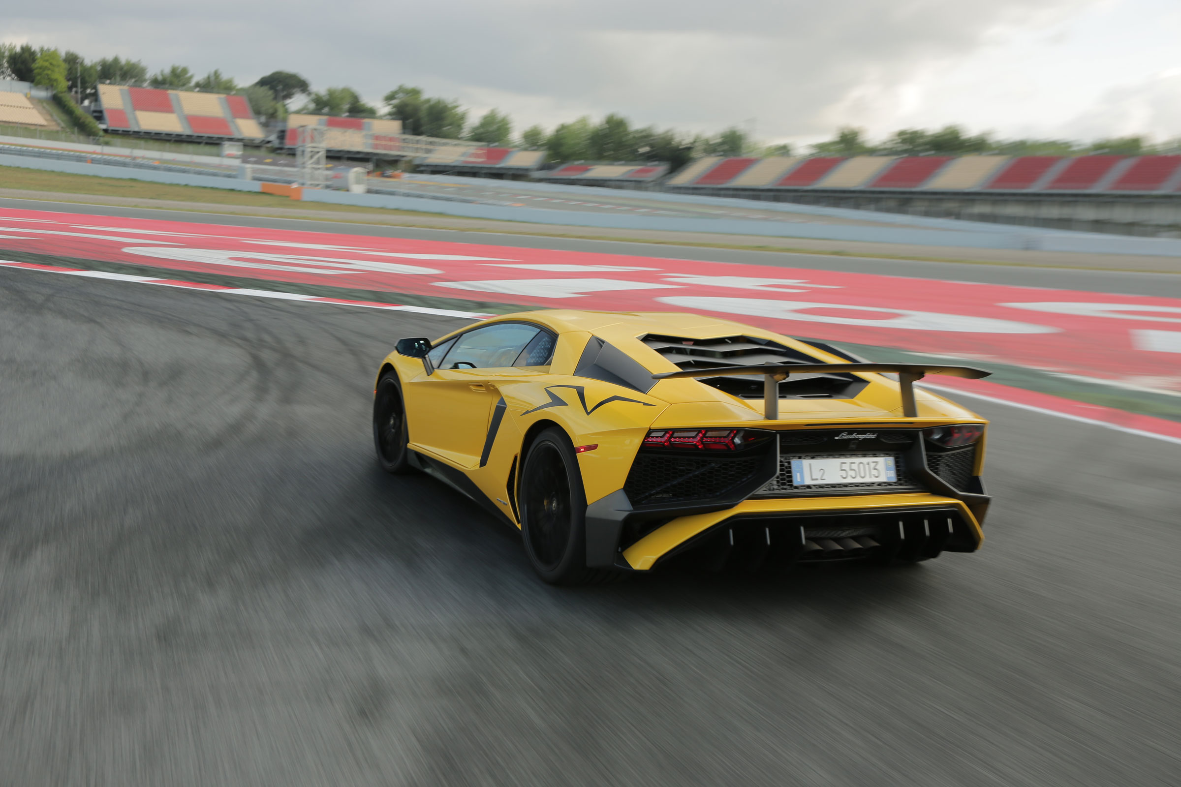 Lamborghini Aventador SV 2015 - rear static track