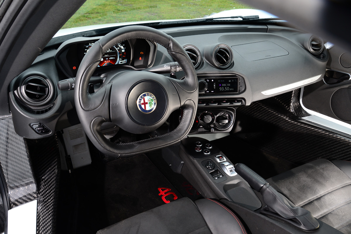 Alfa Romeo 4C interior 