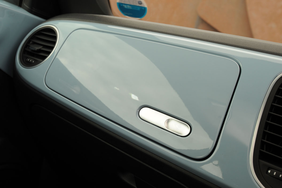 Volkswagen Beetle glove box detail