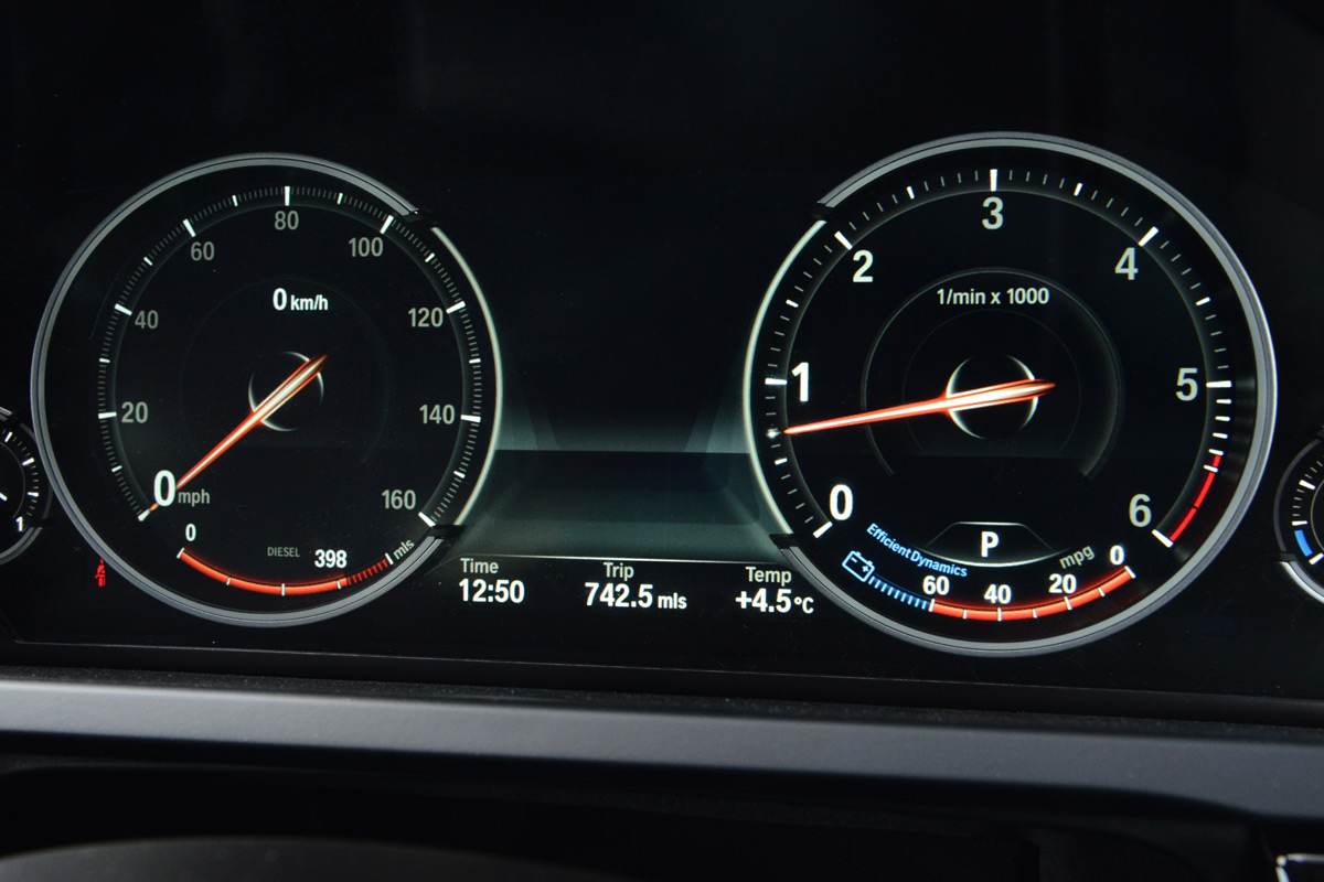 BMW 730Ld dials