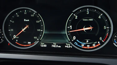 BMW 730Ld dials
