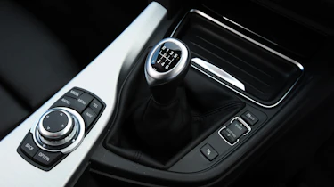 BMW 320i xDrive interior detail