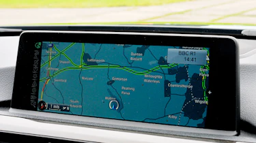 BMW 330d Touring interior screen