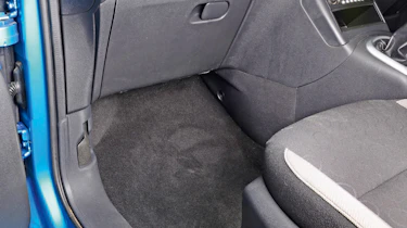 Citroen C3 Picasso worn cabin