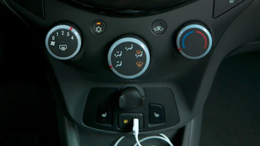 Chevrolet Spark heater control detail