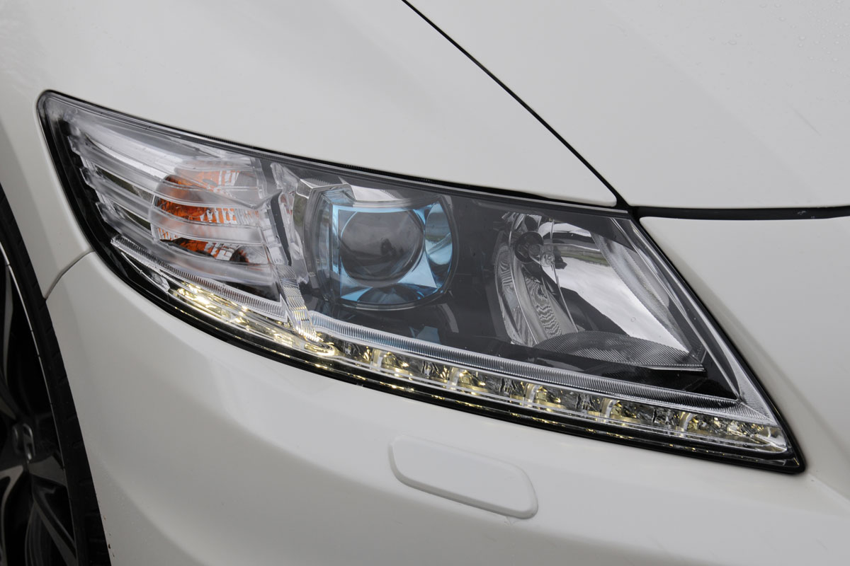 Honda CR-Z headlight detail