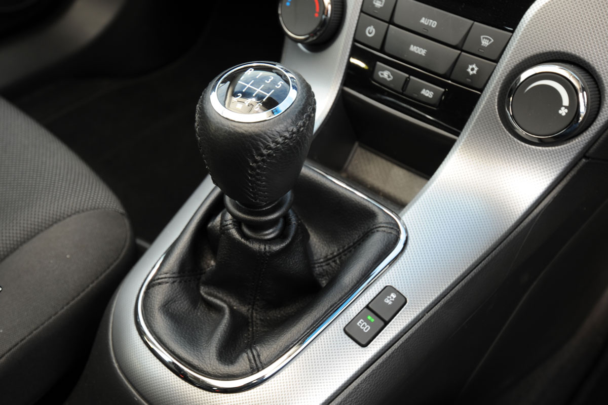 Chevrolet Cruze gear lever