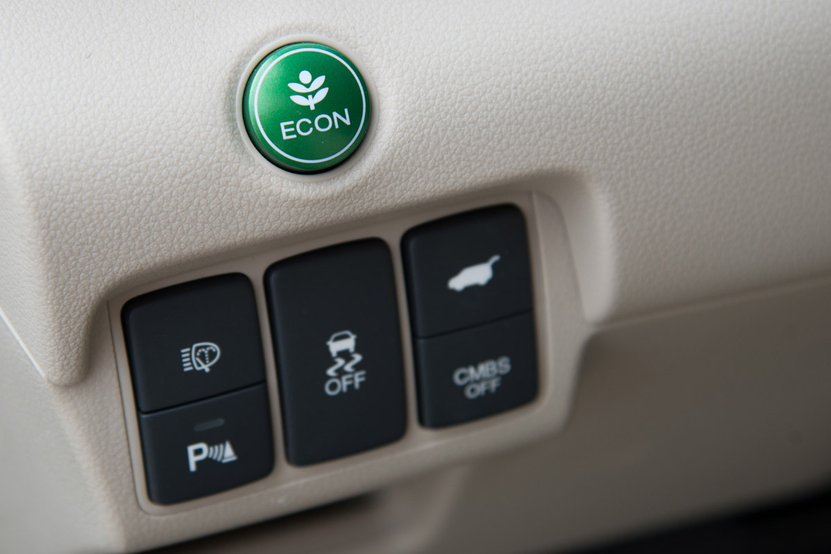 Honda CR-V eco button