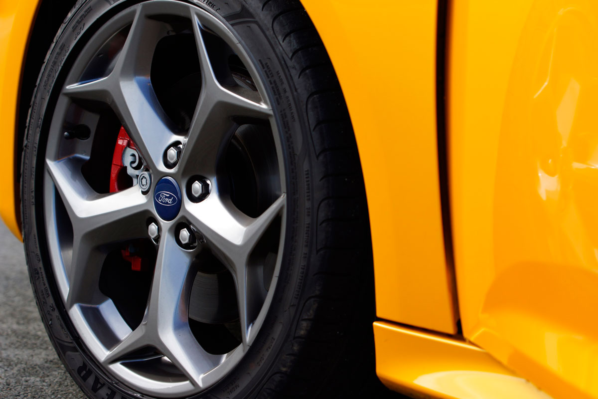 Ford Focus ST wheel detail