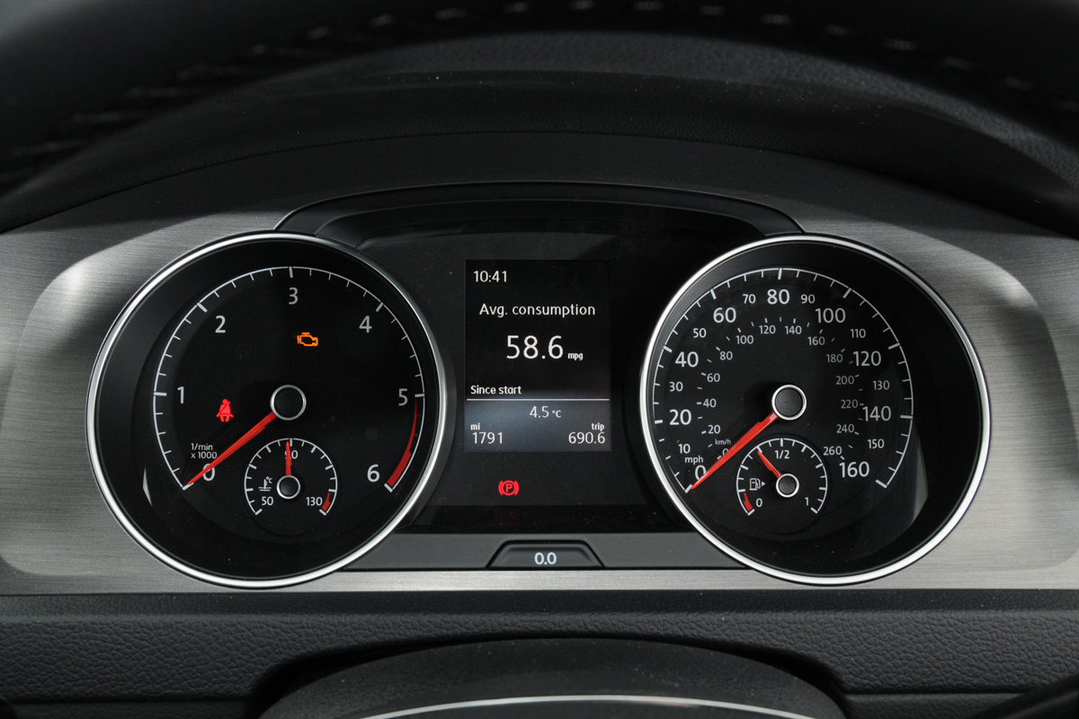 Volkswagen Golf dials