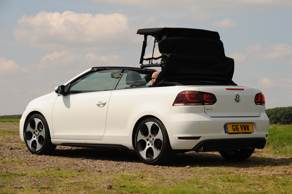 Volkswagen Golf GTI Cabriolet roof