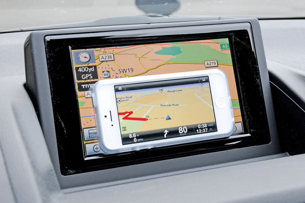 Lexus CT200h sat nav detail