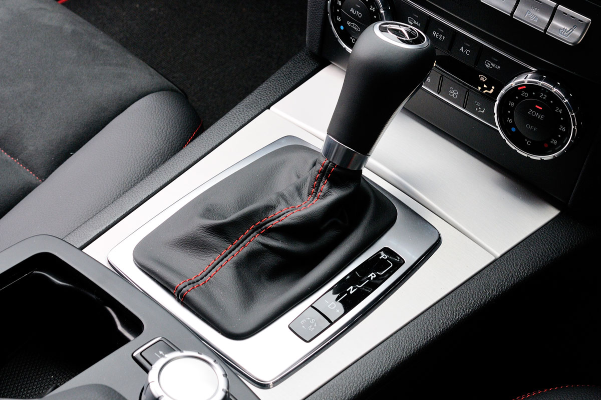 Mercedes C350 CDI Estate gear lever detail