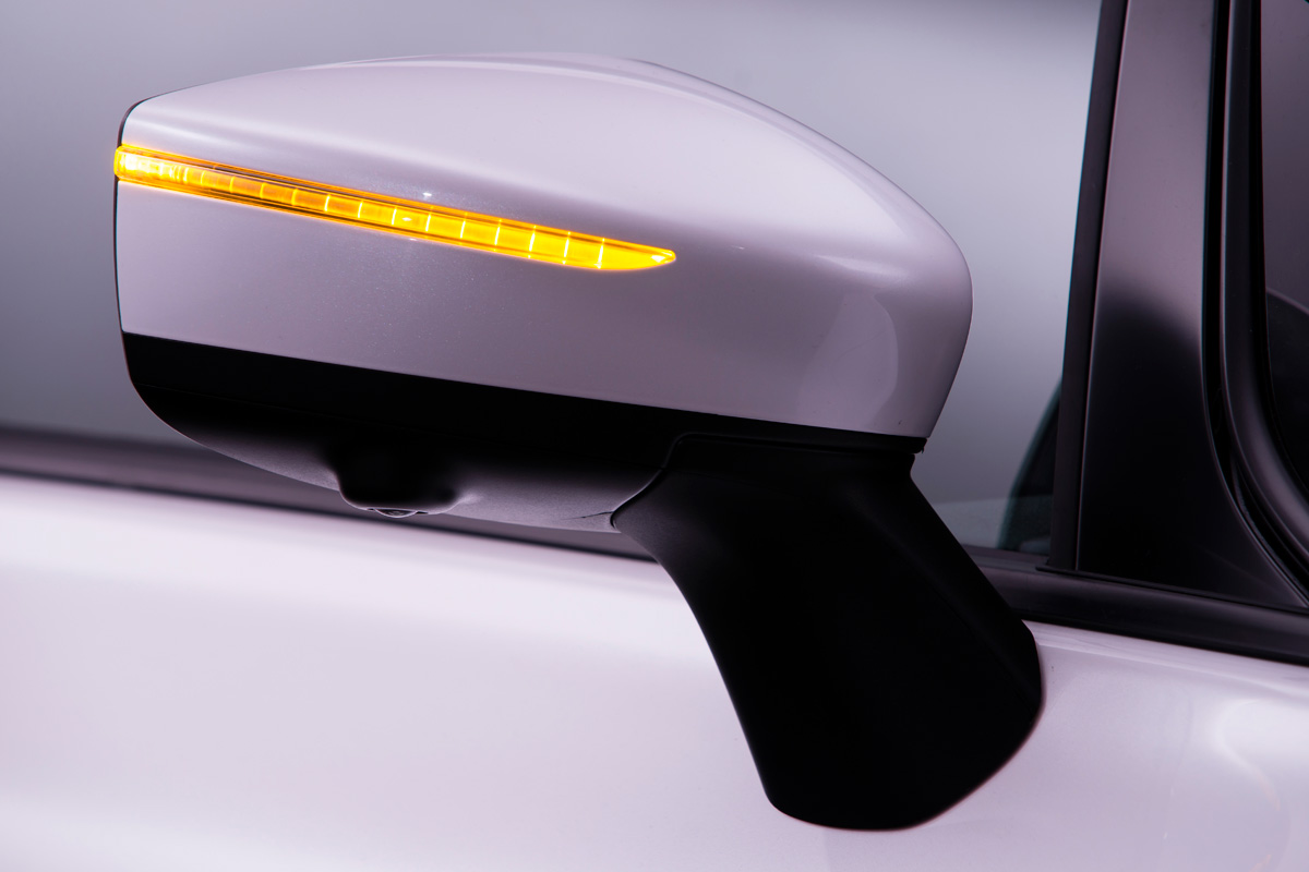New Nissan Note wing mirror detail