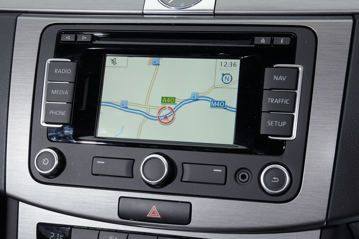 Volkswagen Passat Estate screen detail