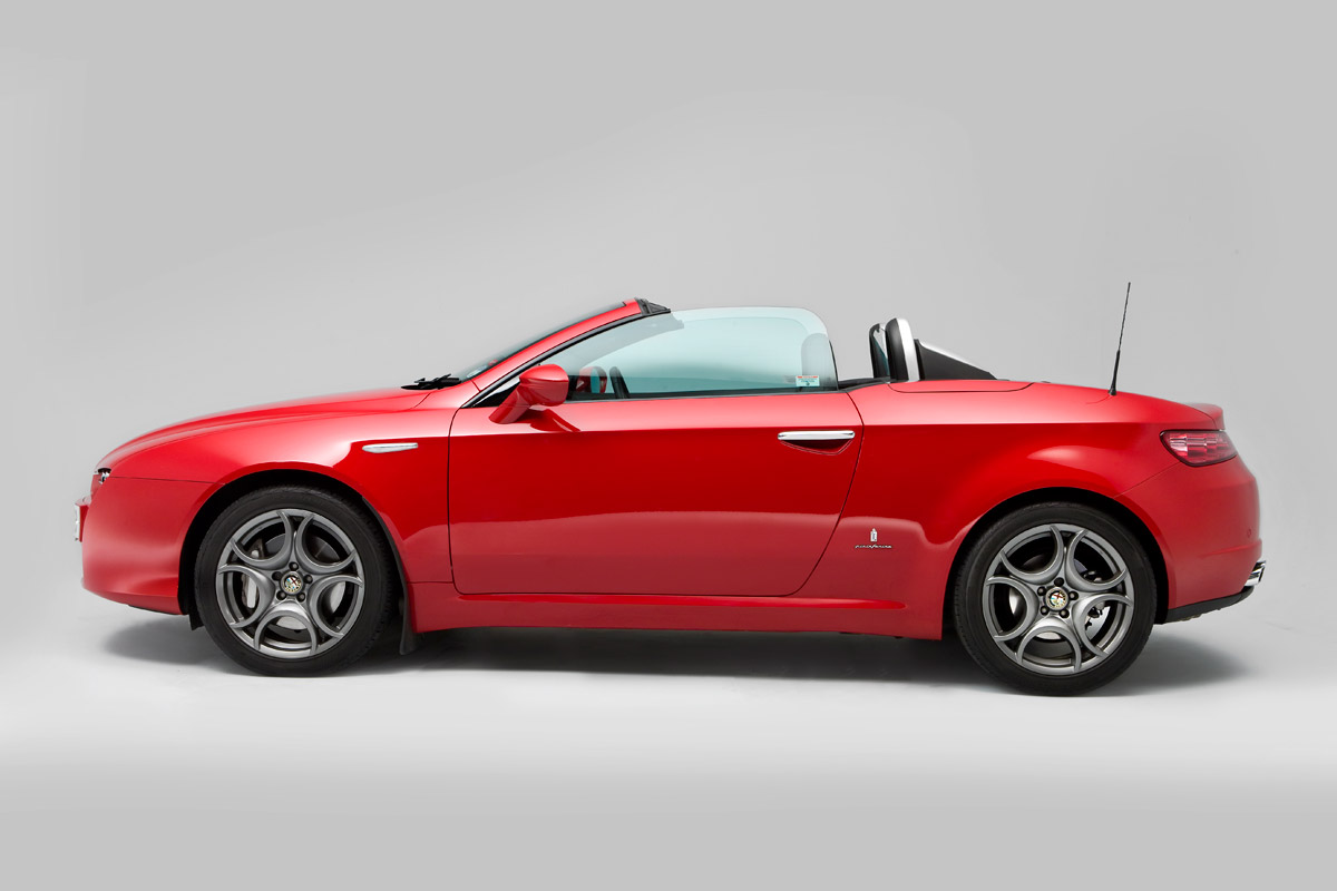 Alfa Romeo Spider side profile