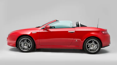 Alfa Romeo Spider side profile