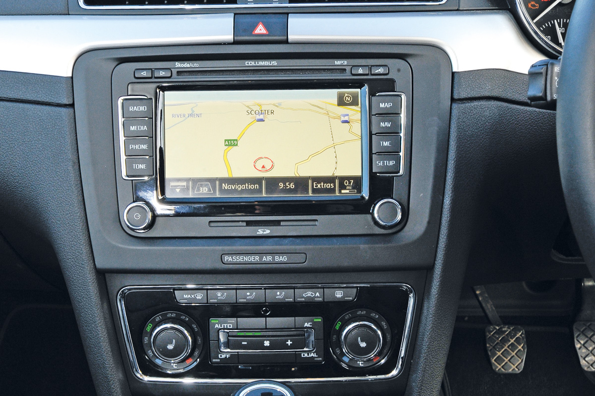 Skoda Superb interior screen
