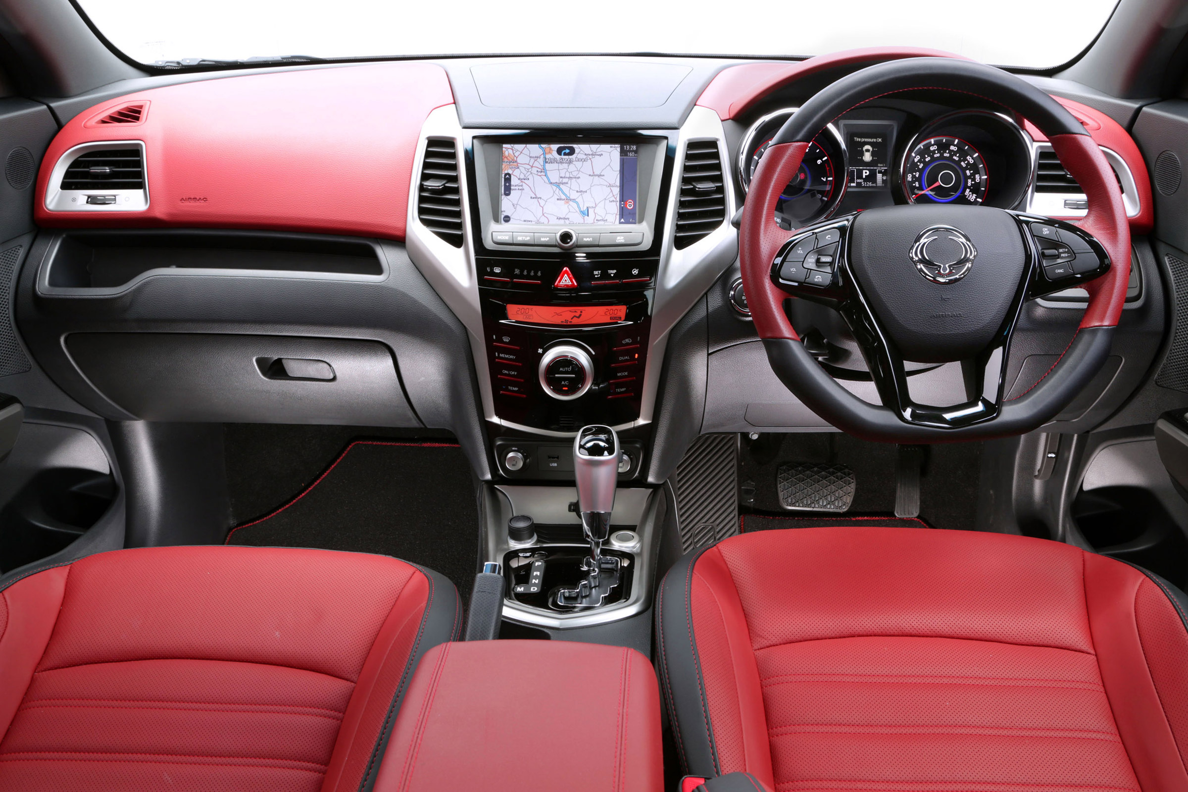 SsangYong Tivoli ELX diesel interior