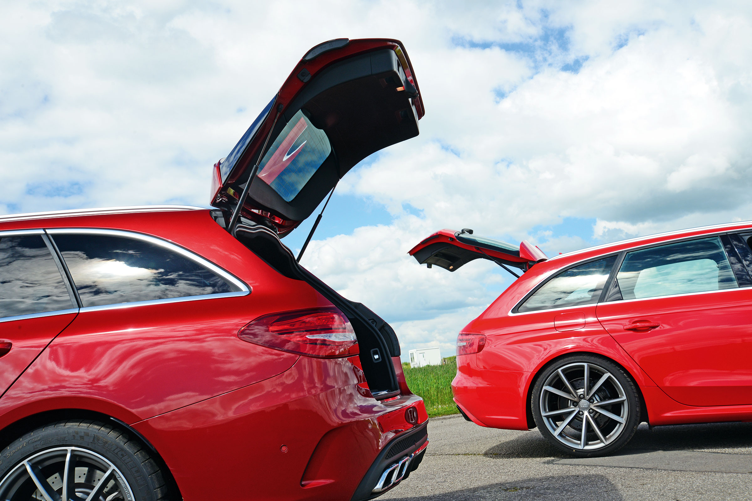 Mercedes-AMG C 63 Estate vs Audi RS4 - boots