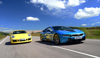 BMW i8 vs Porsche 911