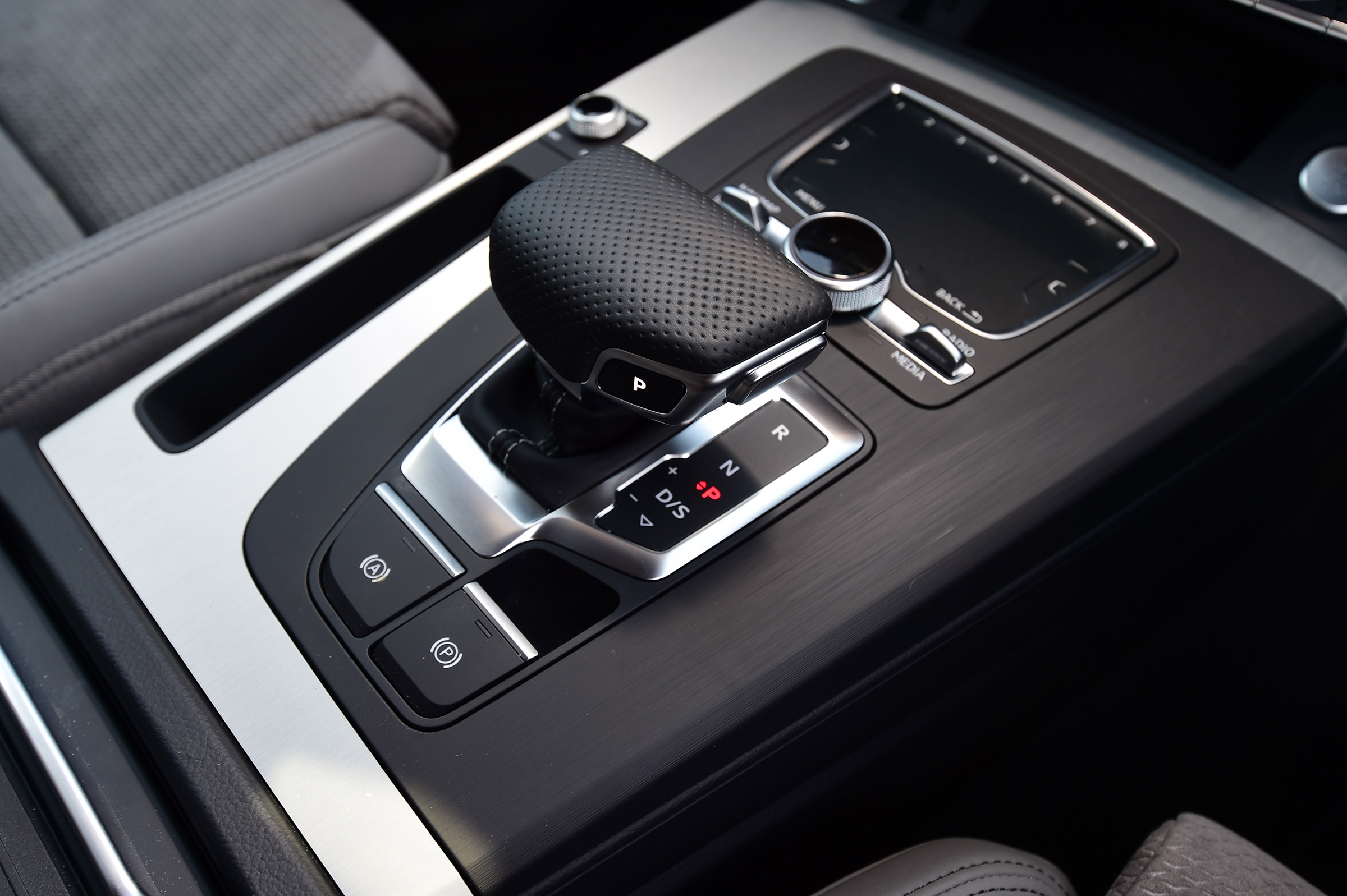 Lexus RC F Carbon Edition - bonnet