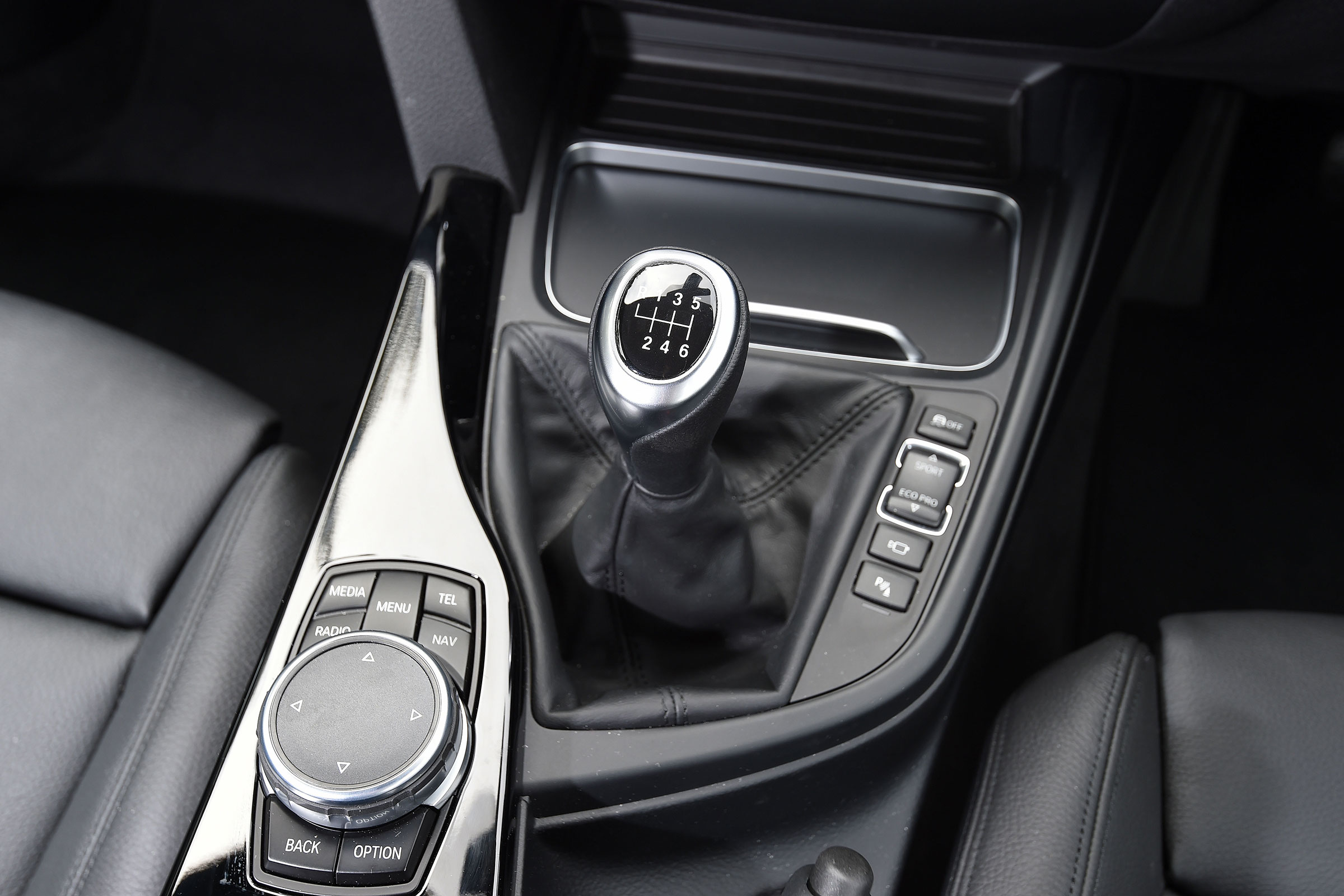 BMW 3 Series - centre console