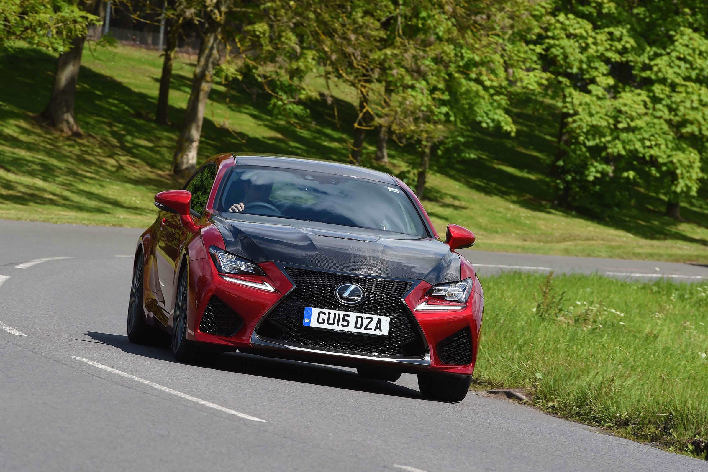 Lexus RC F Carbon Edition - cornering