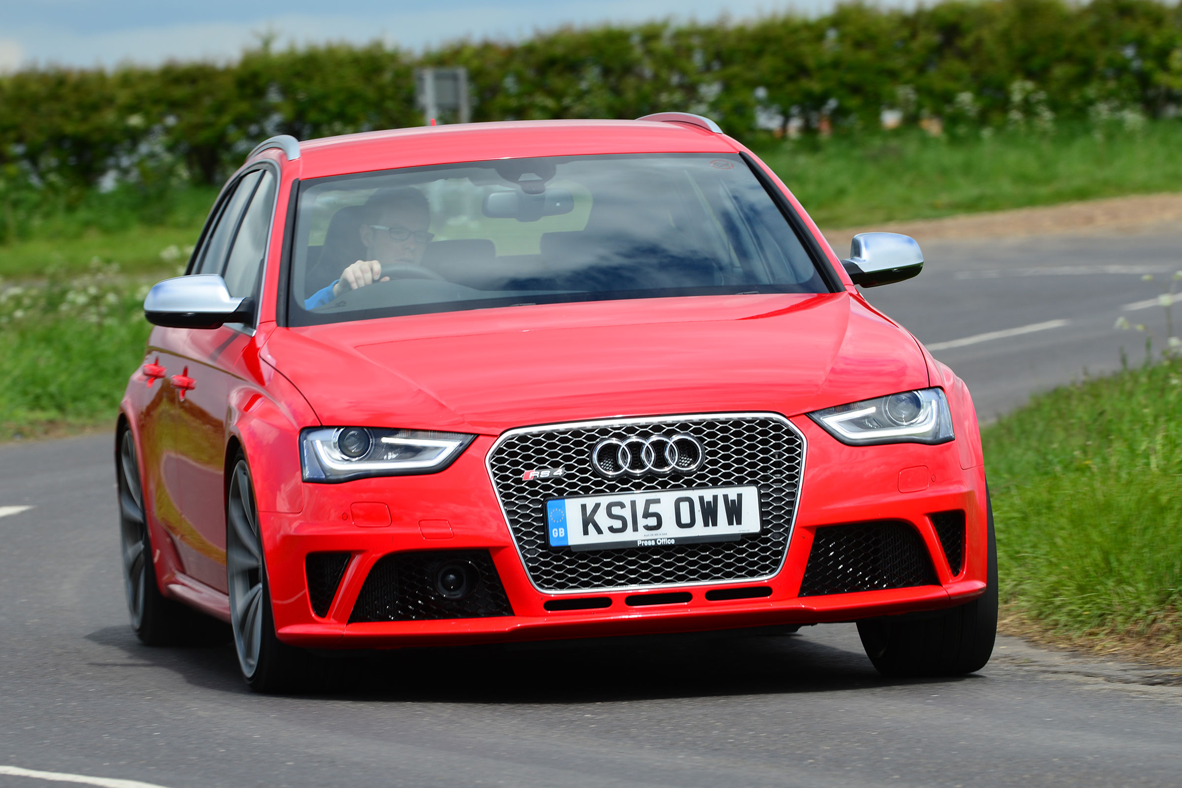 Audi RS4 - front cornering