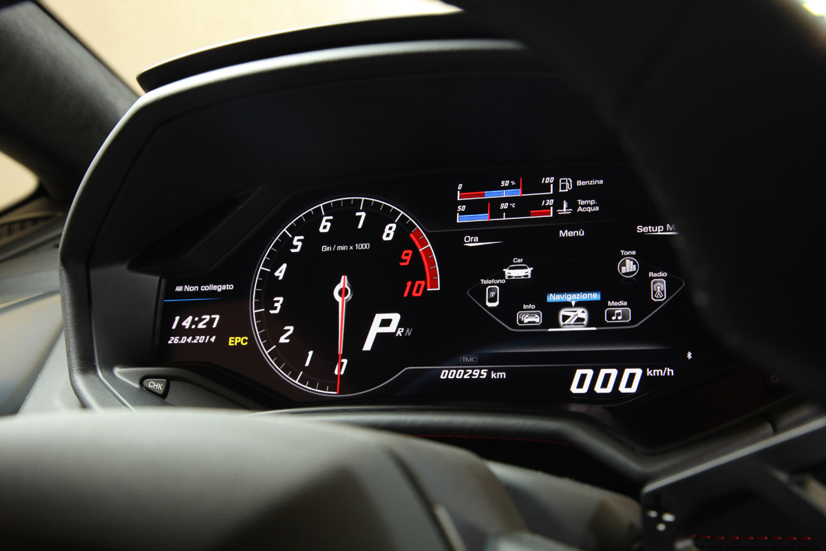 Lamborghini Huracan LP 610-4 2014 dials
