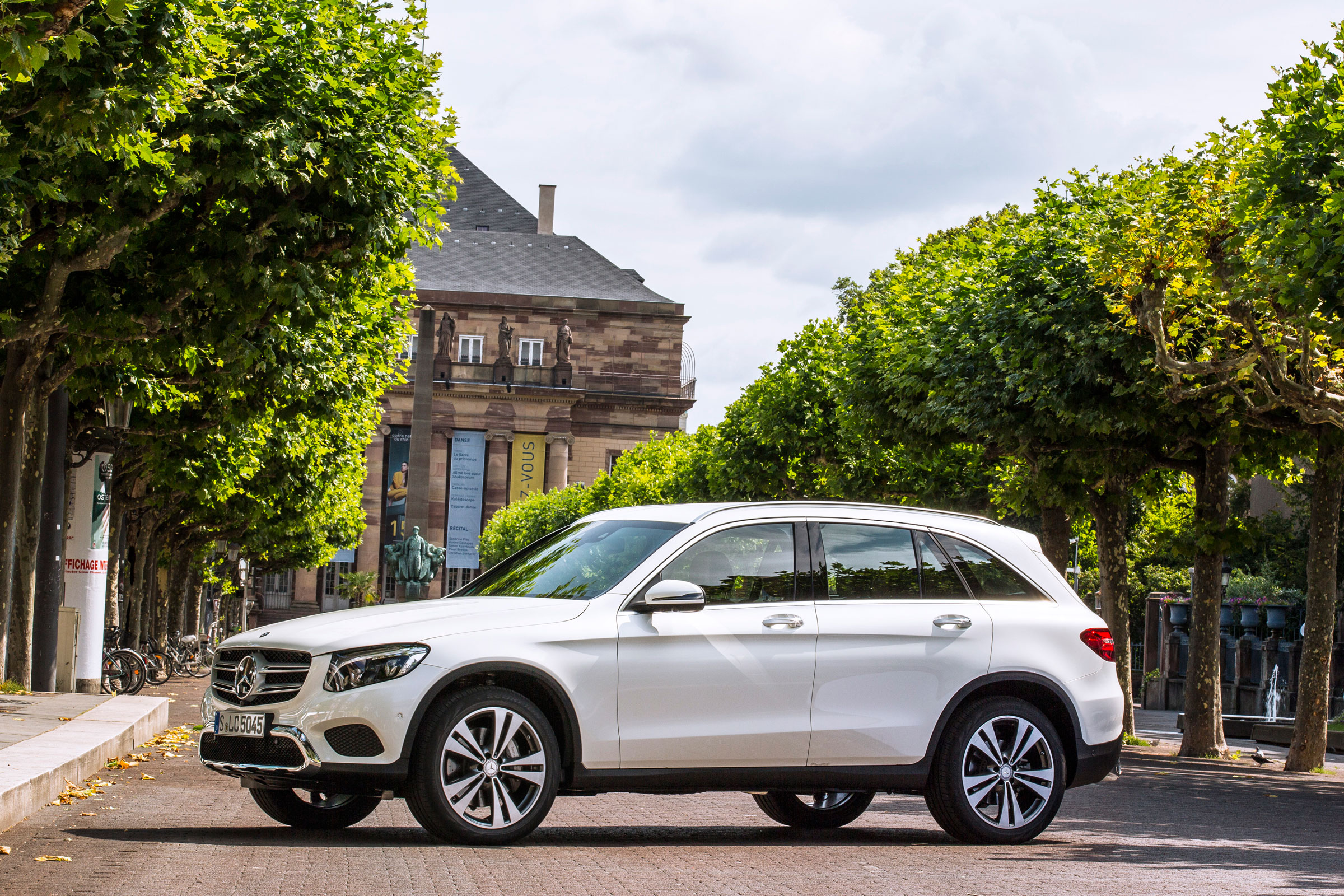 Mercedes GLC 350e - static